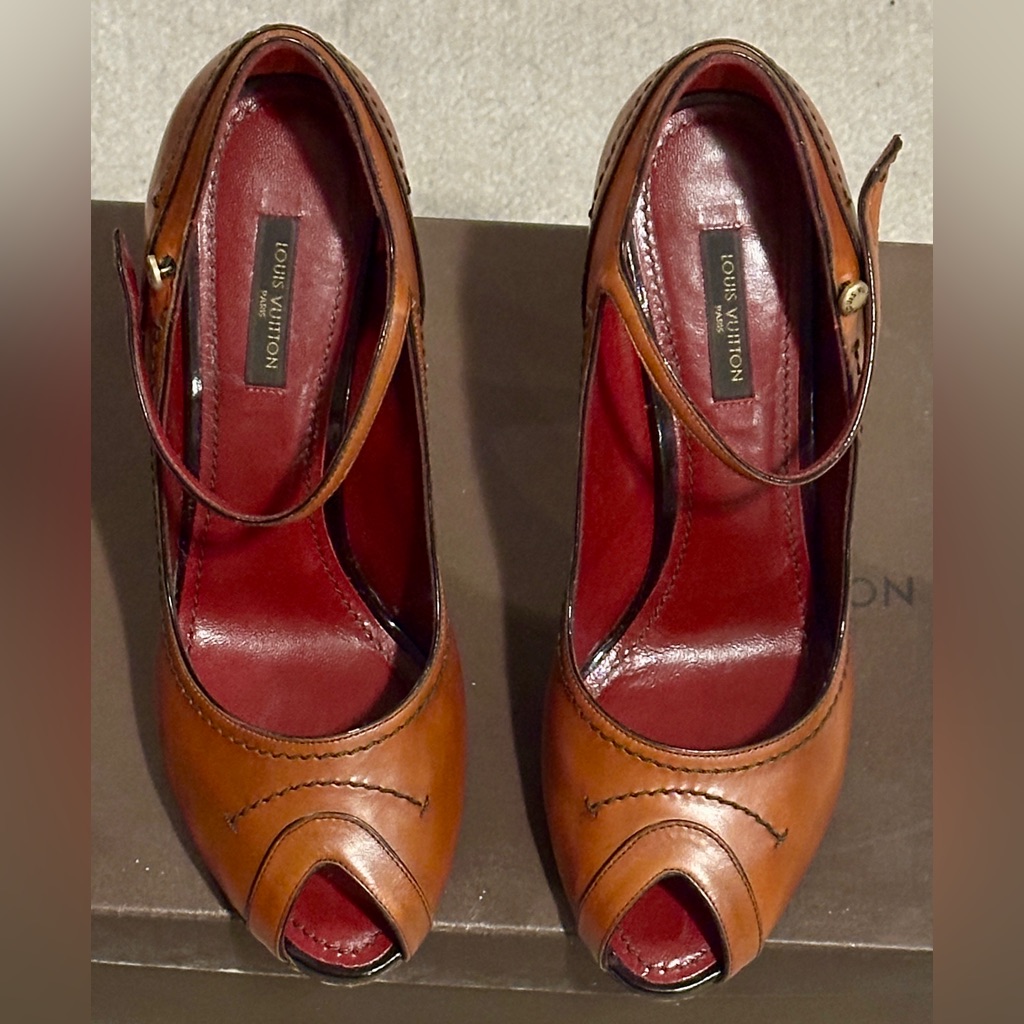 Louis Vuitton Drouot Open Toe Pump In Cognac Calf Leather - Excellent Shape